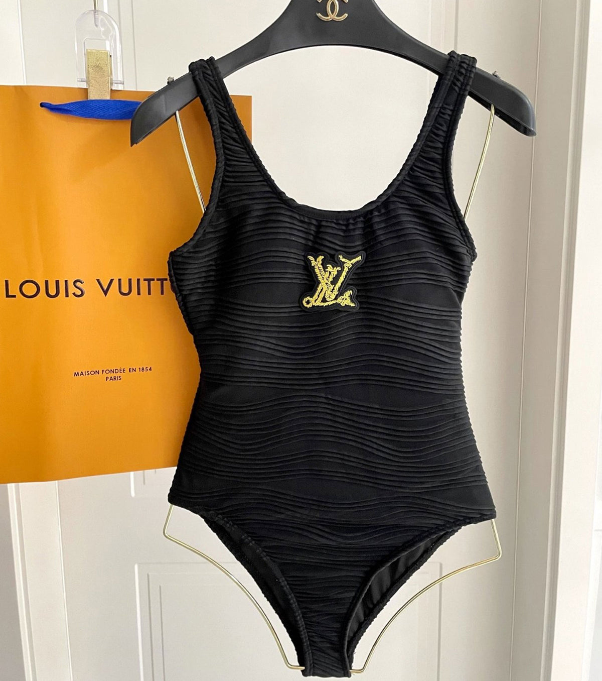 БАНСКИ КОСТЮМ