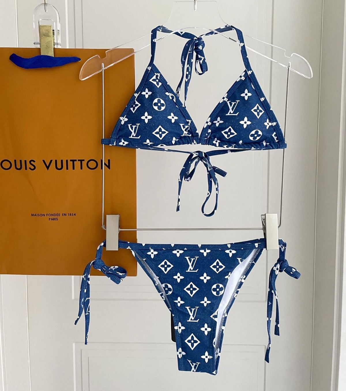 Бански от две части