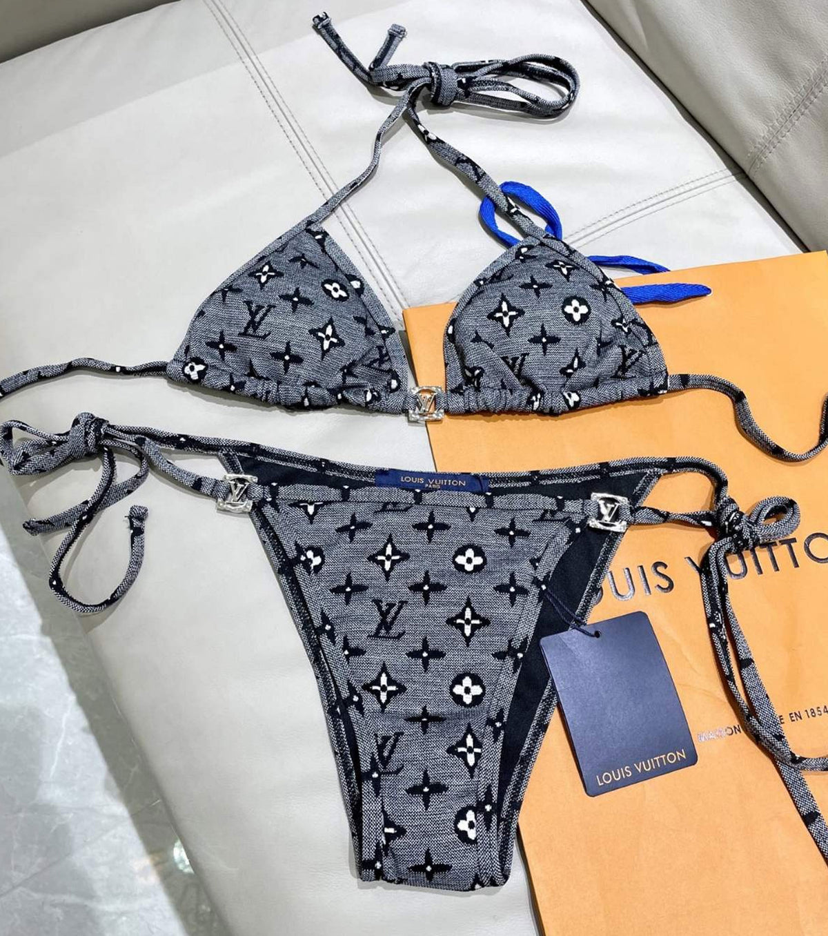 Бански от две части