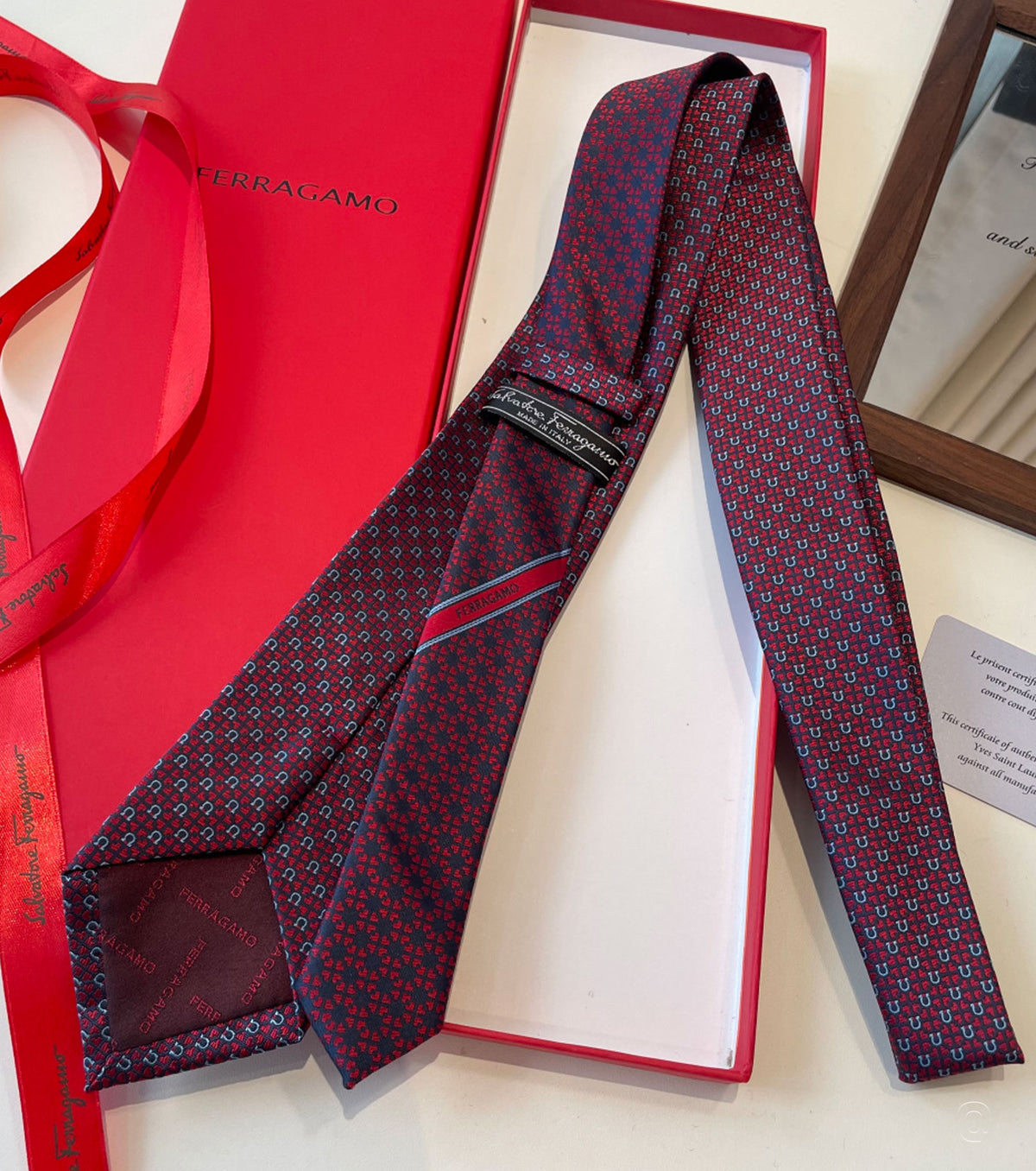 Копринена вратовръзка 