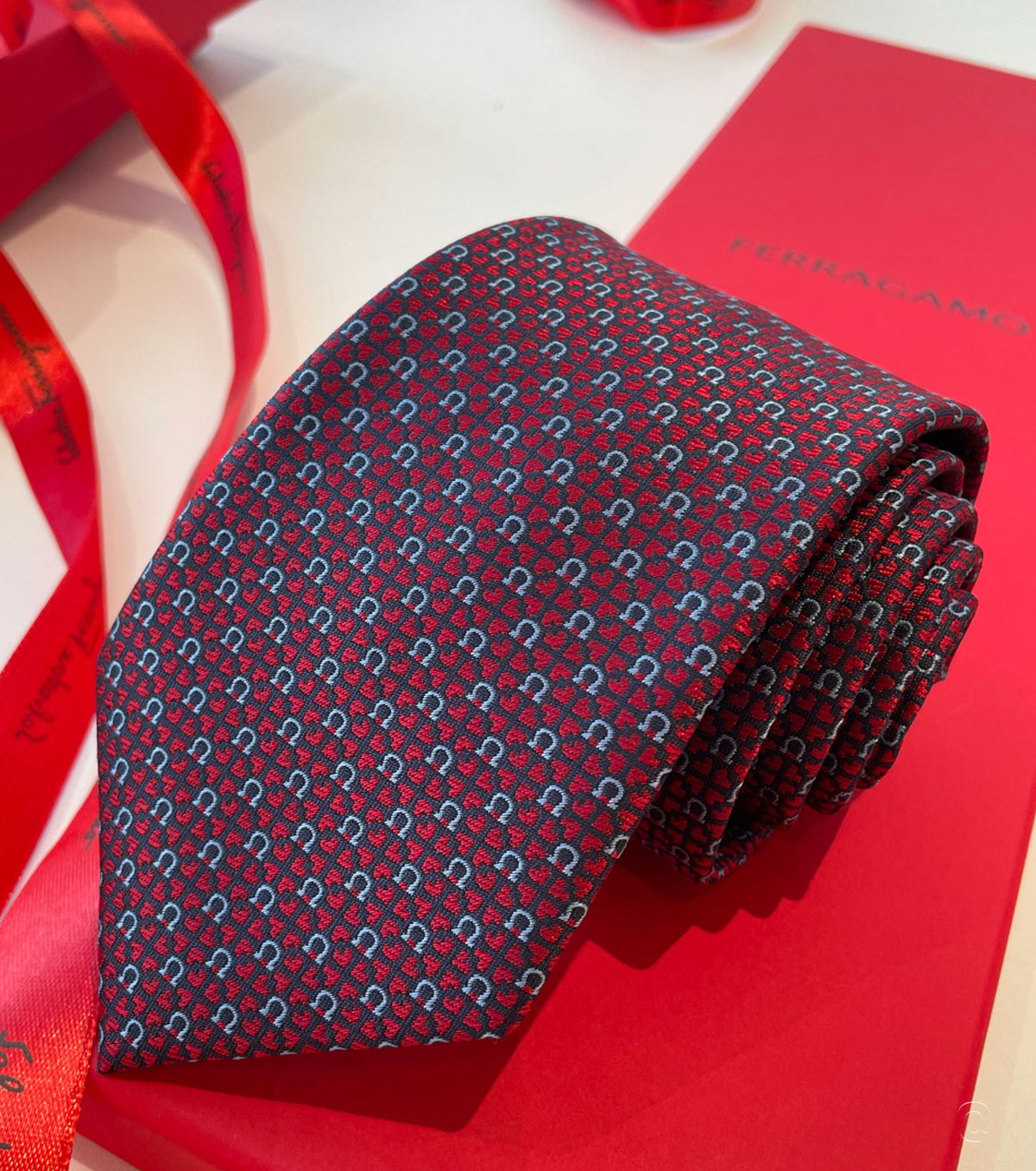 Копринена вратовръзка 