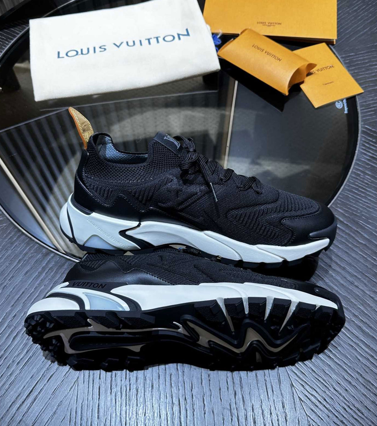 LV Runner Tatic Sneaker