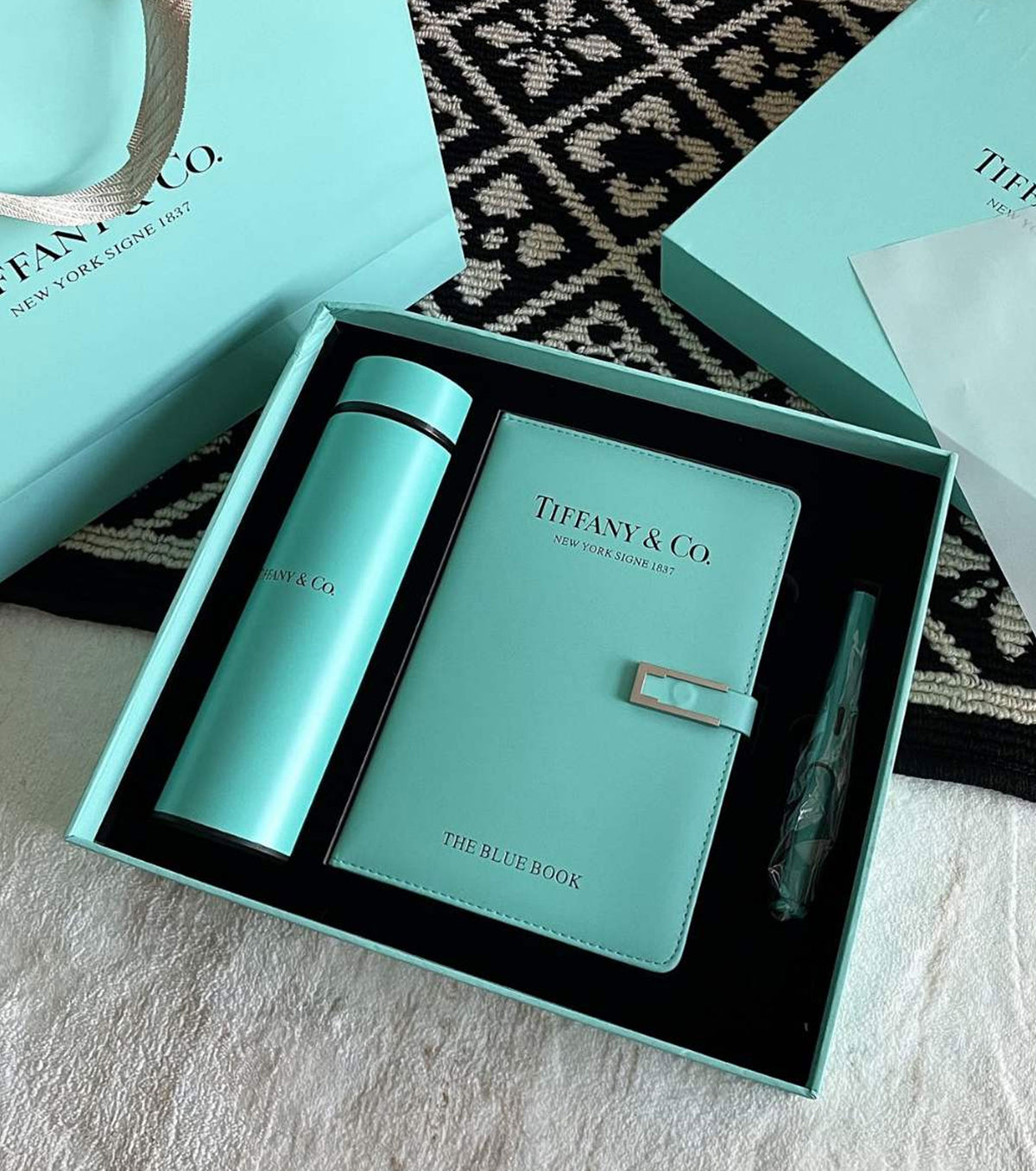 Комплект тефтер, химикалка и термос