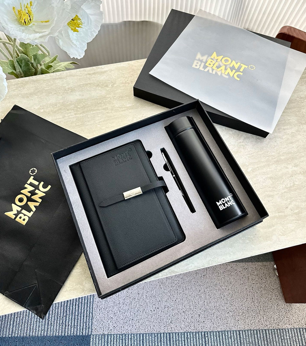 Комплект тефтер, химикалка и термос