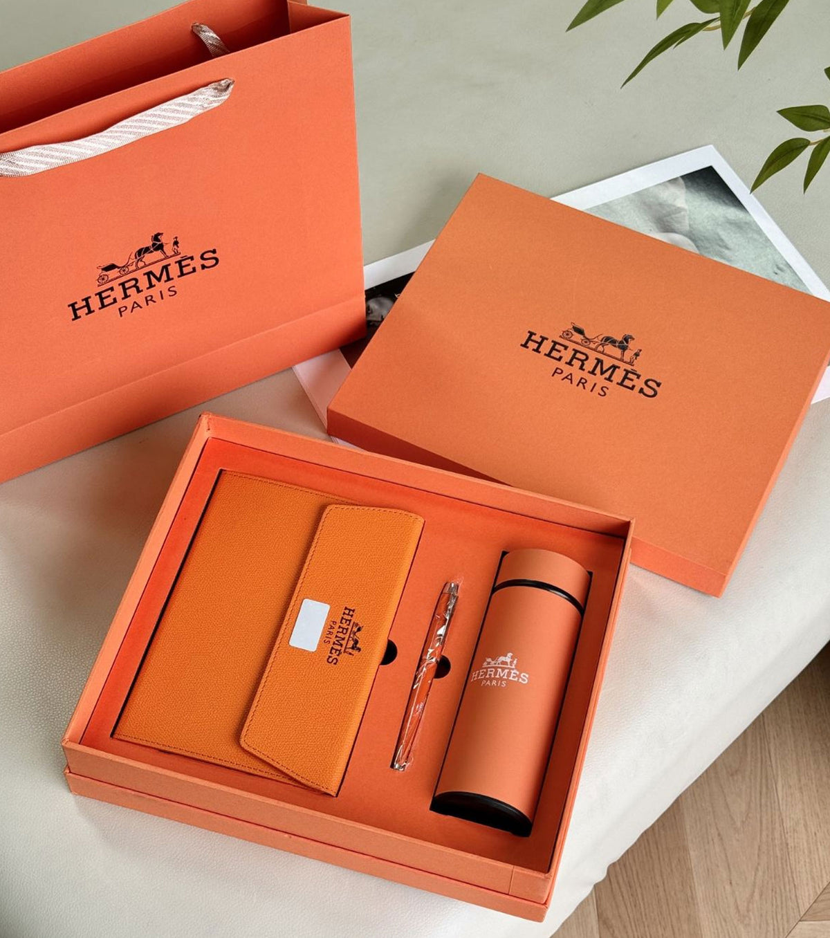 Комплект тефтер, химикалка и термос