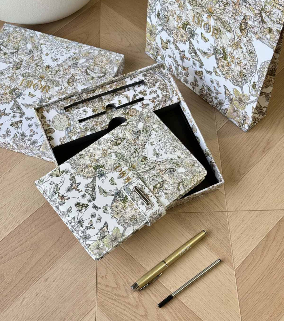 Комплект тефтер и химикалка