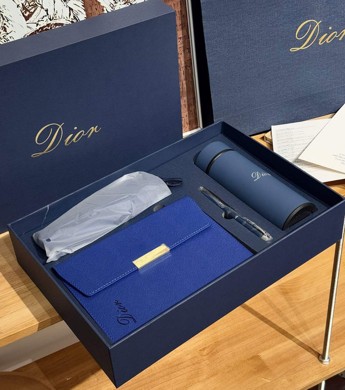 Комплект тефтер, химикалка, термос и чадър