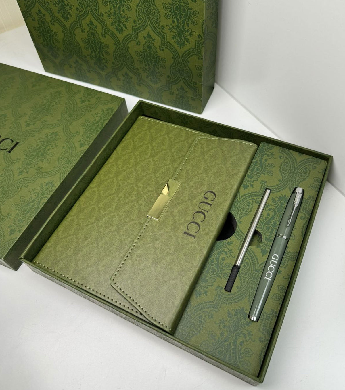 Комплект тефтер и химикалка