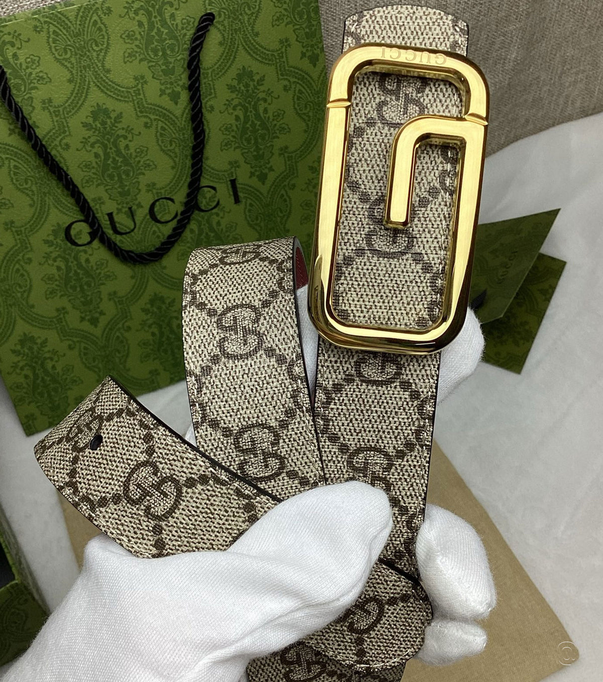 Reversible belt with square G buckle