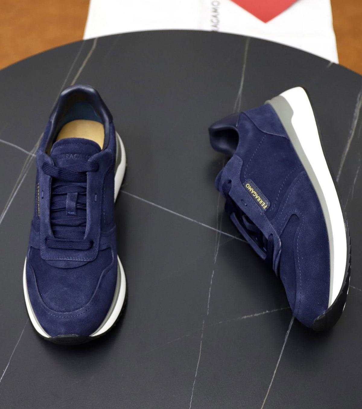 Кожени маратонки