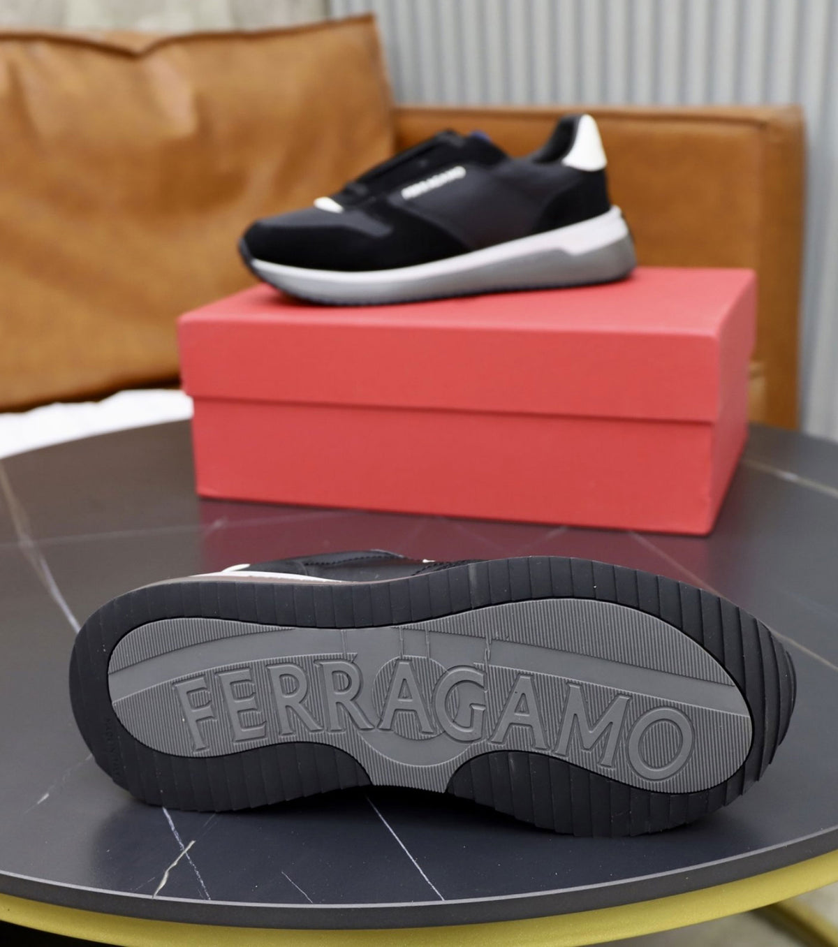 Велурени маратонки