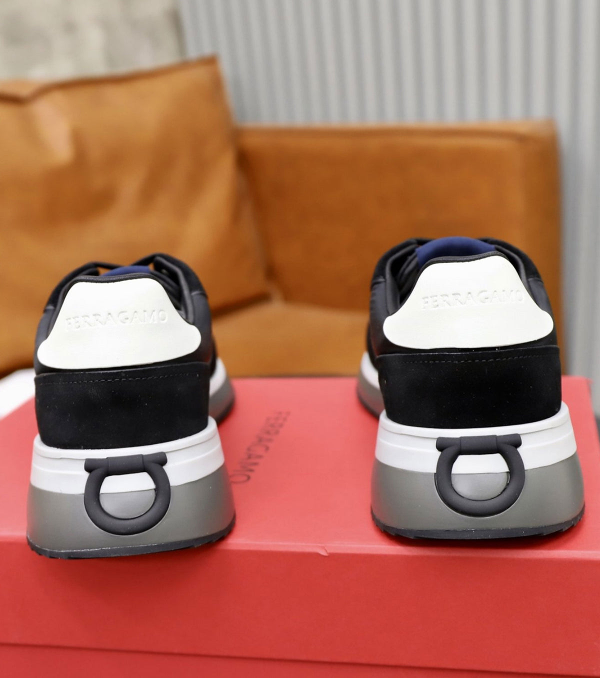 Велурени маратонки