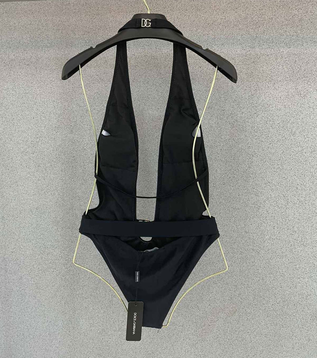 БАНСКИ КОСТЮМ