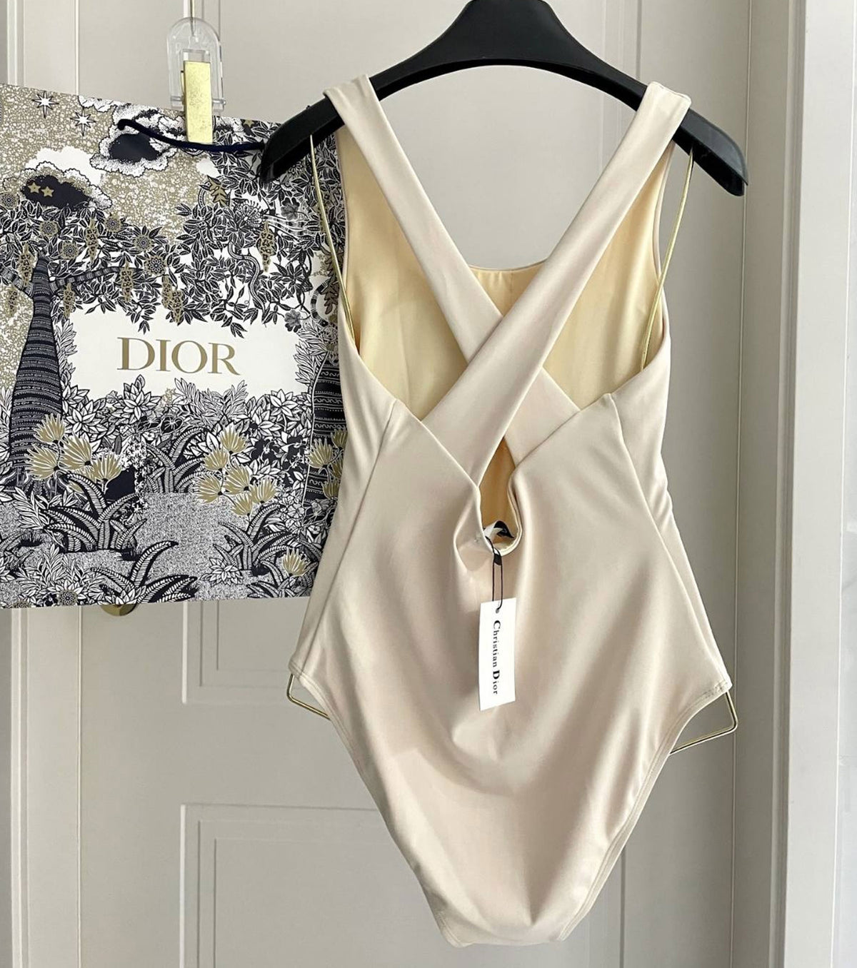 БАНСКИ КОСТЮМ