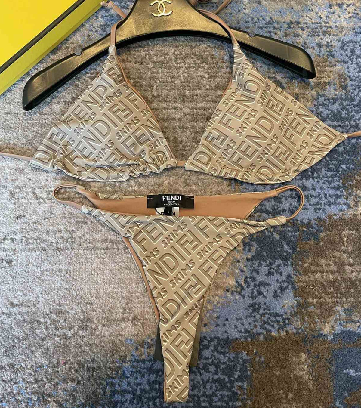 Бански от две части