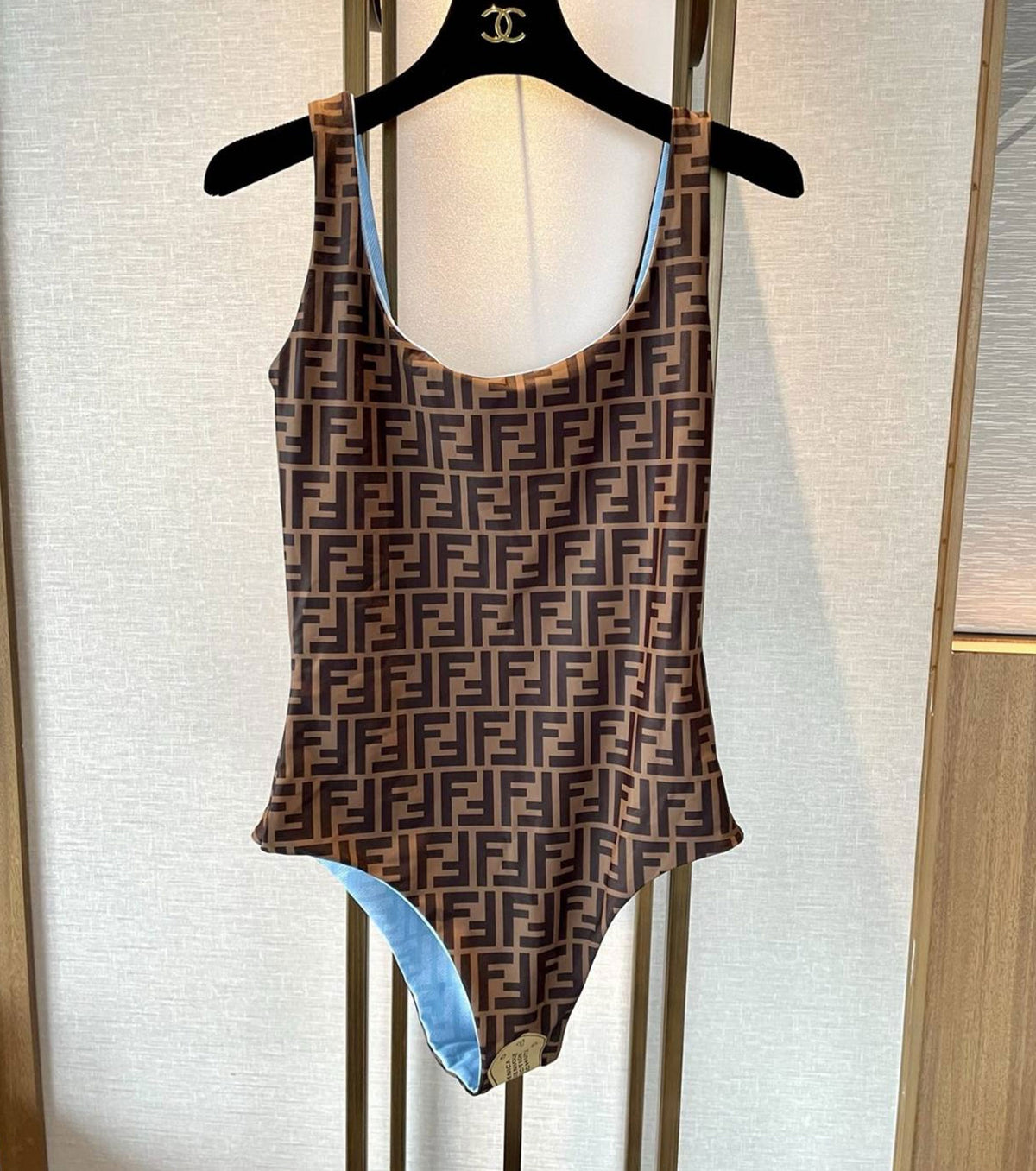 БАНСКИ КОСТЮМ