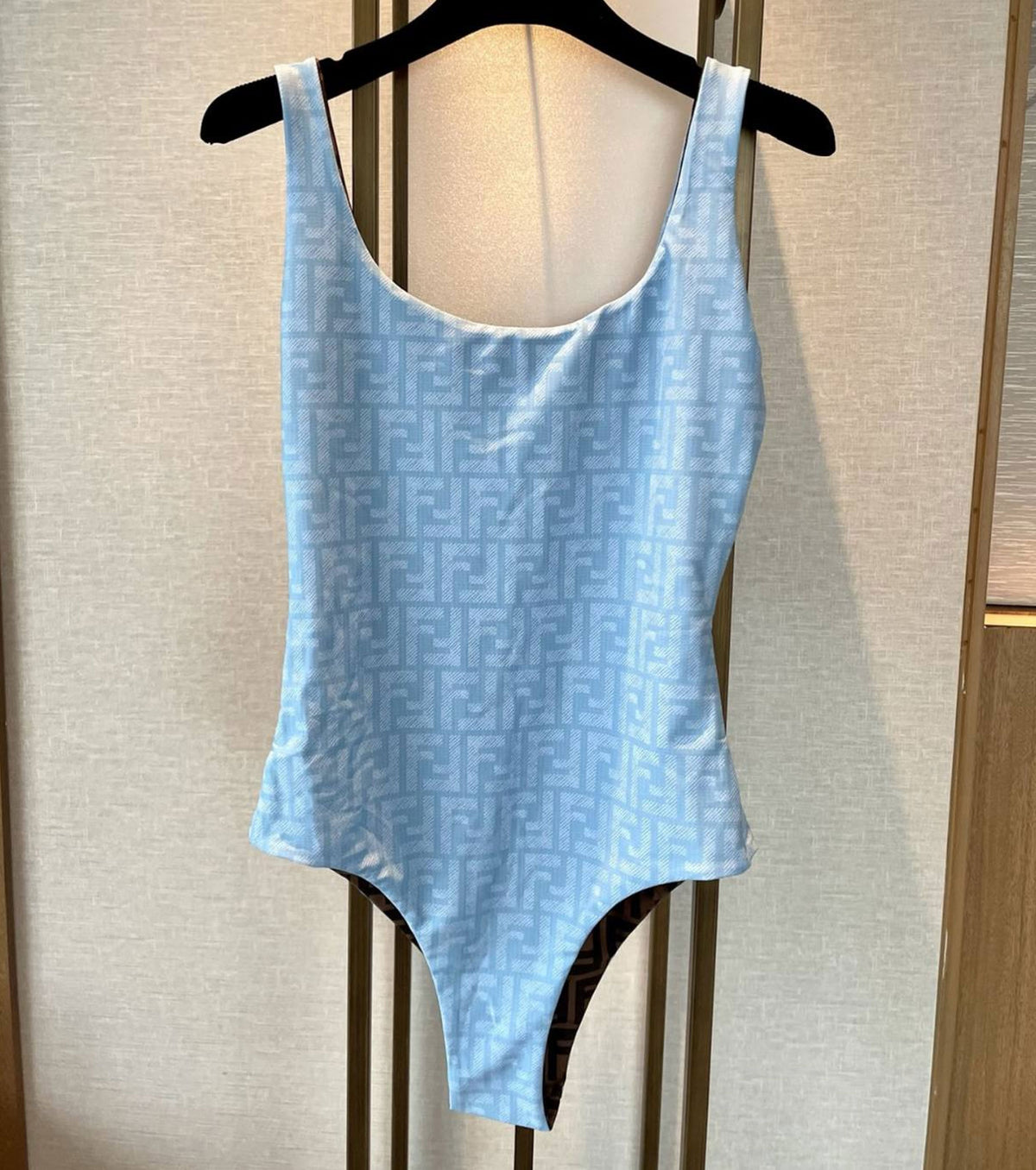 БАНСКИ КОСТЮМ