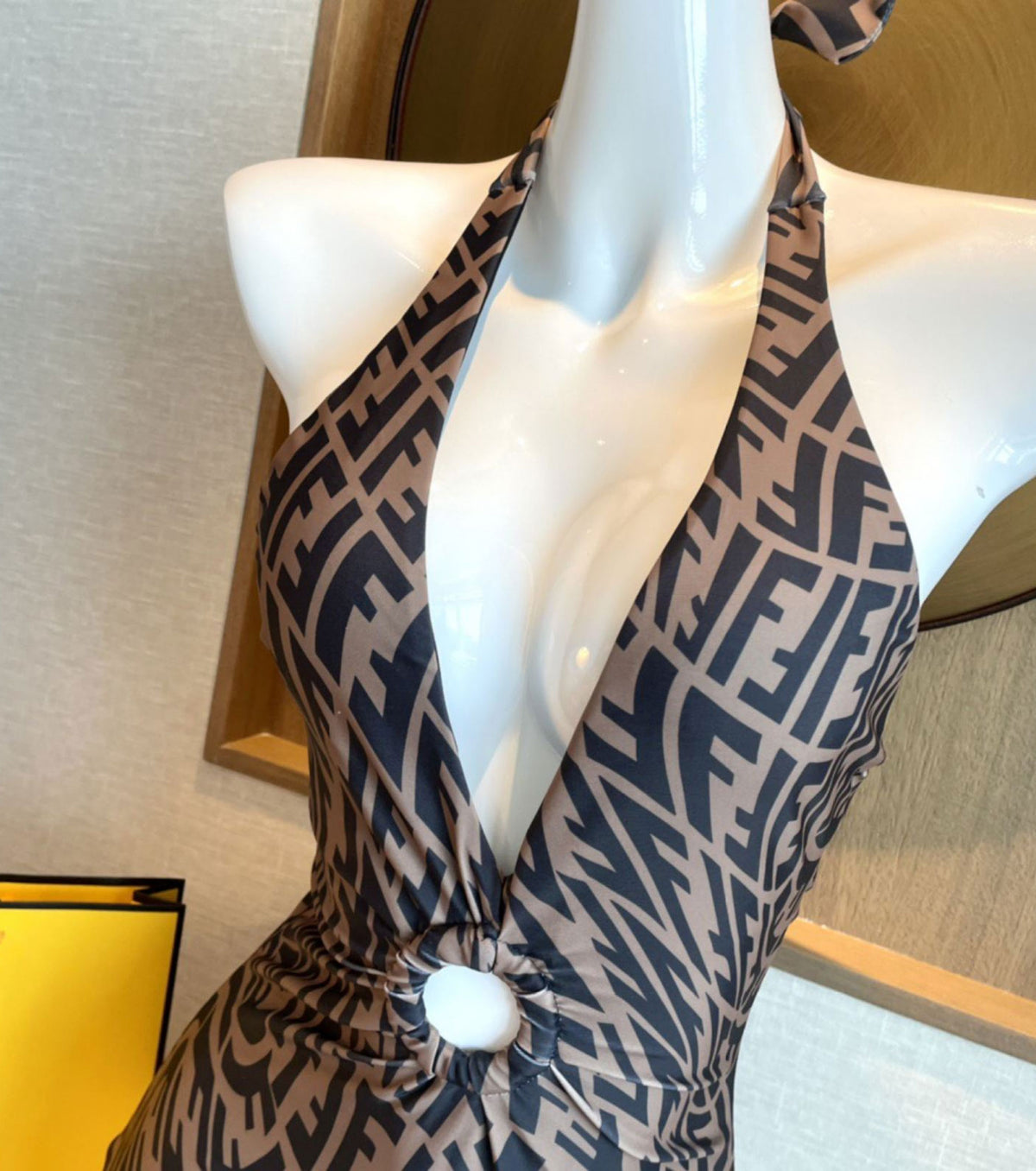 БАНСКИ КОСТЮМ