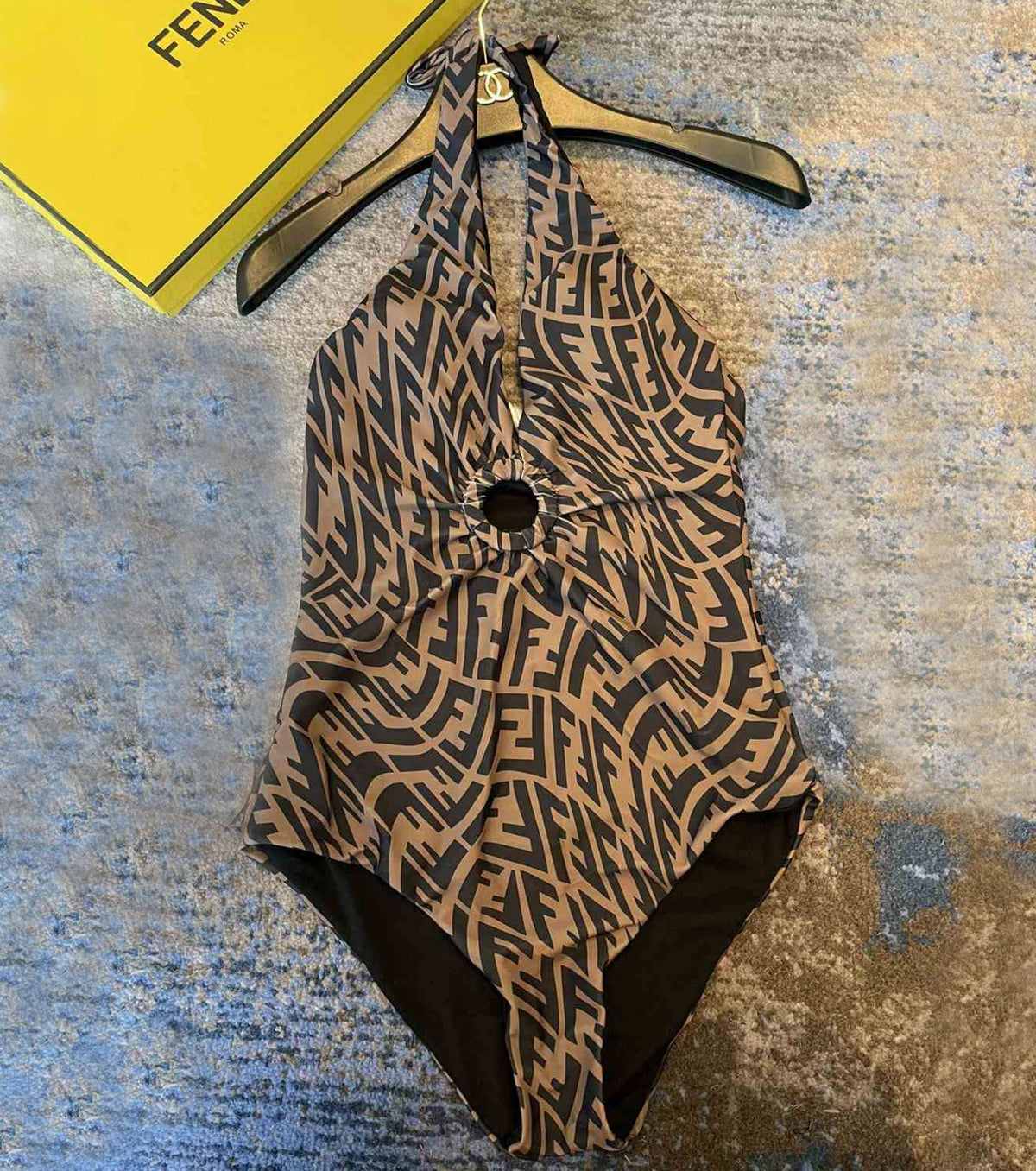 БАНСКИ КОСТЮМ