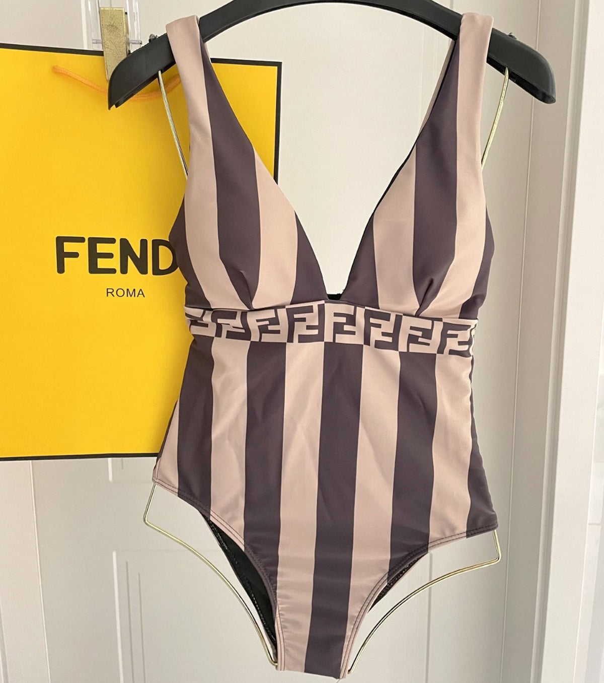 БАНСКИ КОСТЮМ