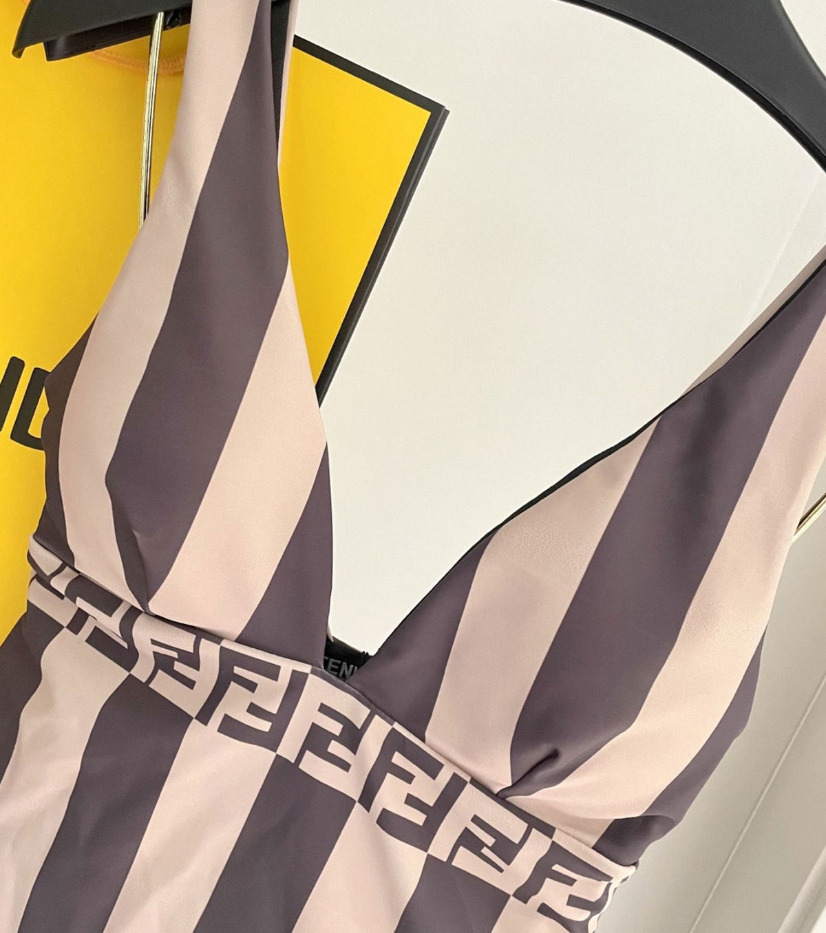 БАНСКИ КОСТЮМ