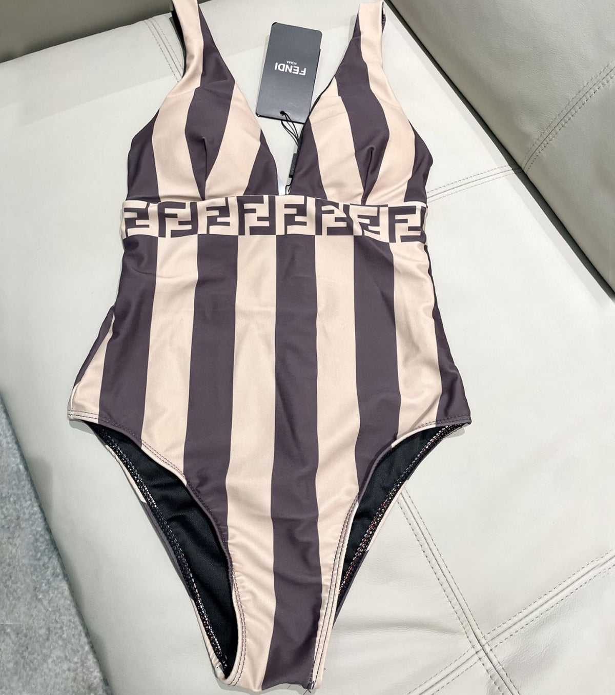 БАНСКИ КОСТЮМ