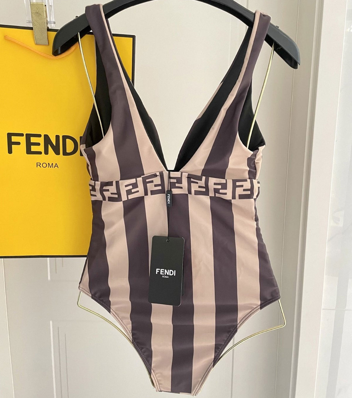 БАНСКИ КОСТЮМ