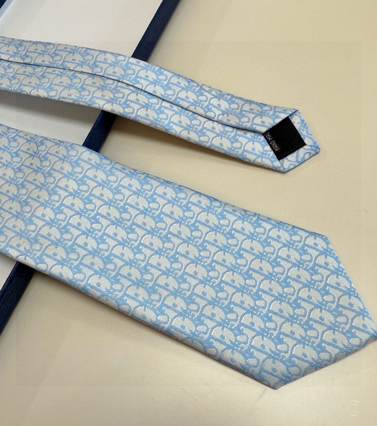 Вратовръзка Oblique