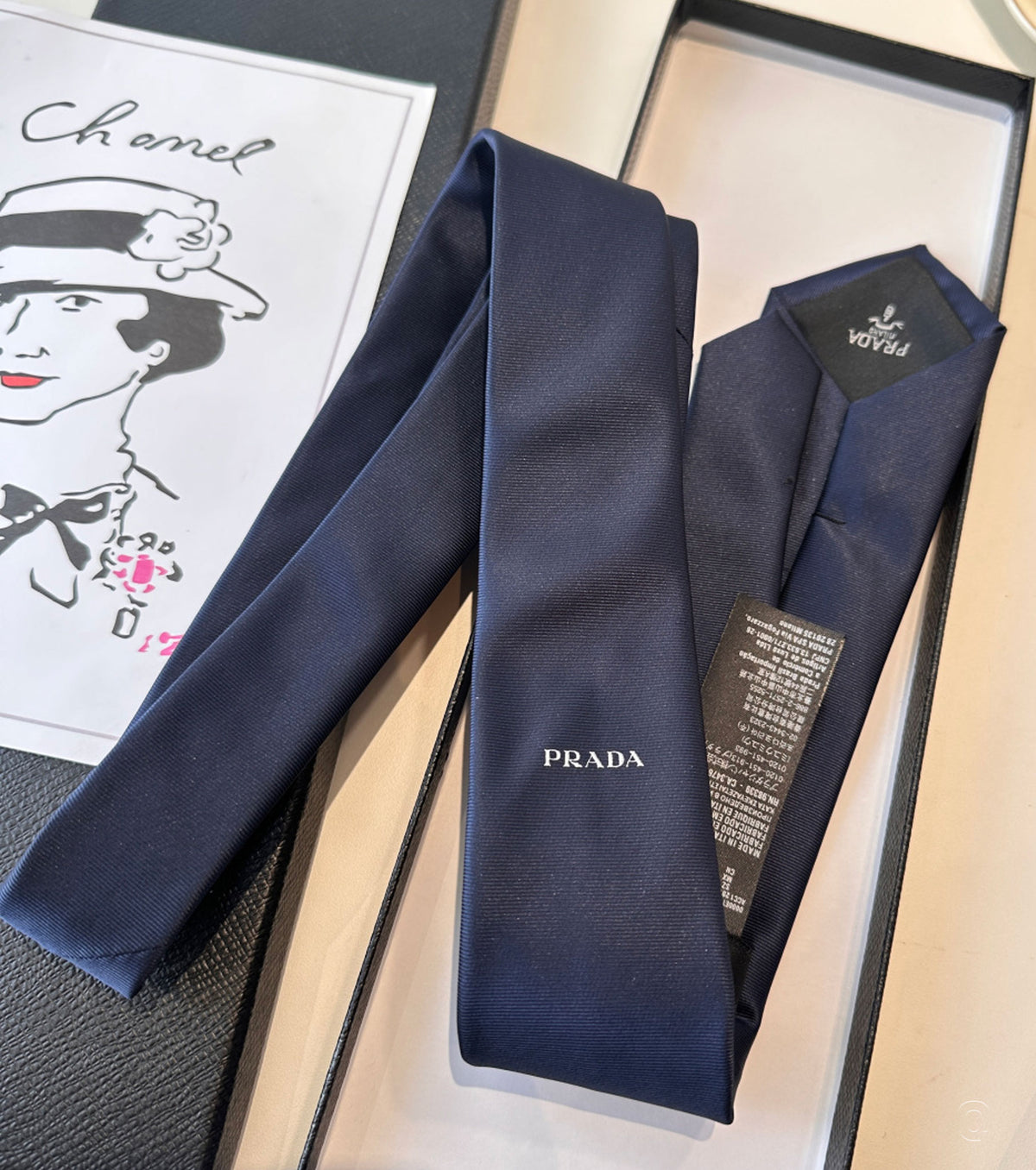 Копринена вратовръзка