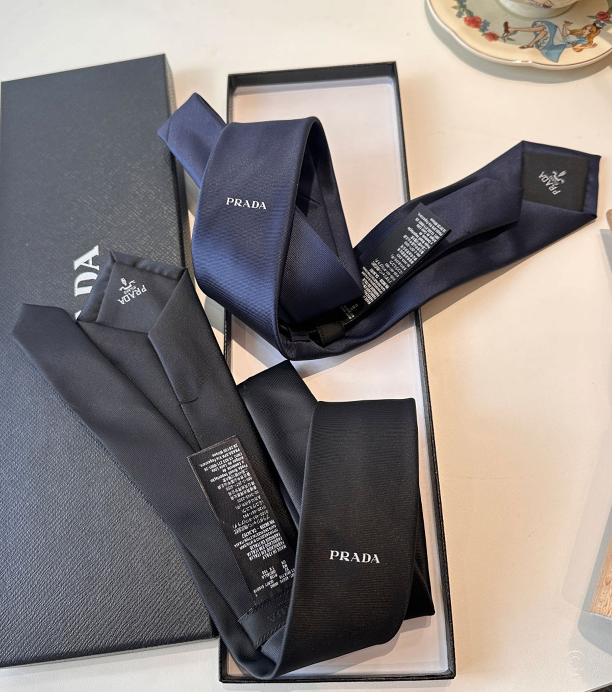 Копринена вратовръзка