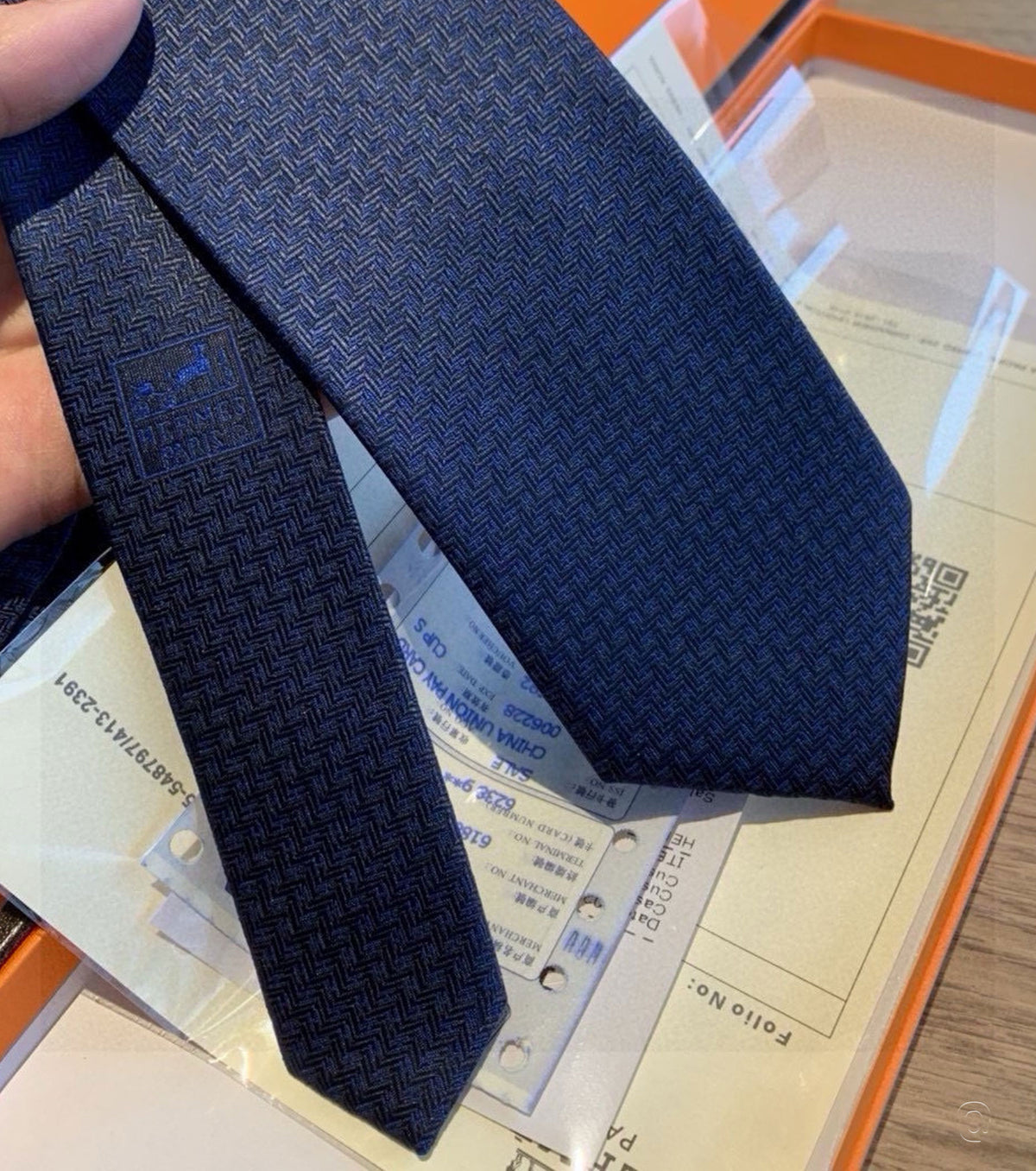 Geometrical H вратовръзка