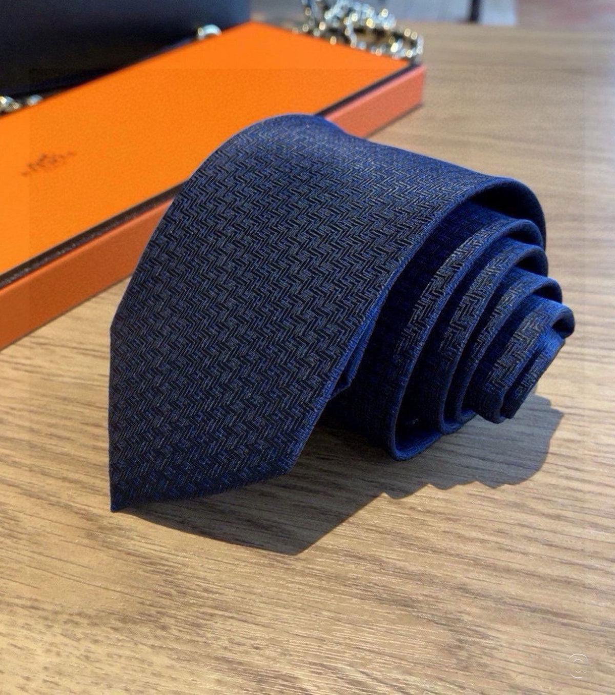 Geometrical H вратовръзка