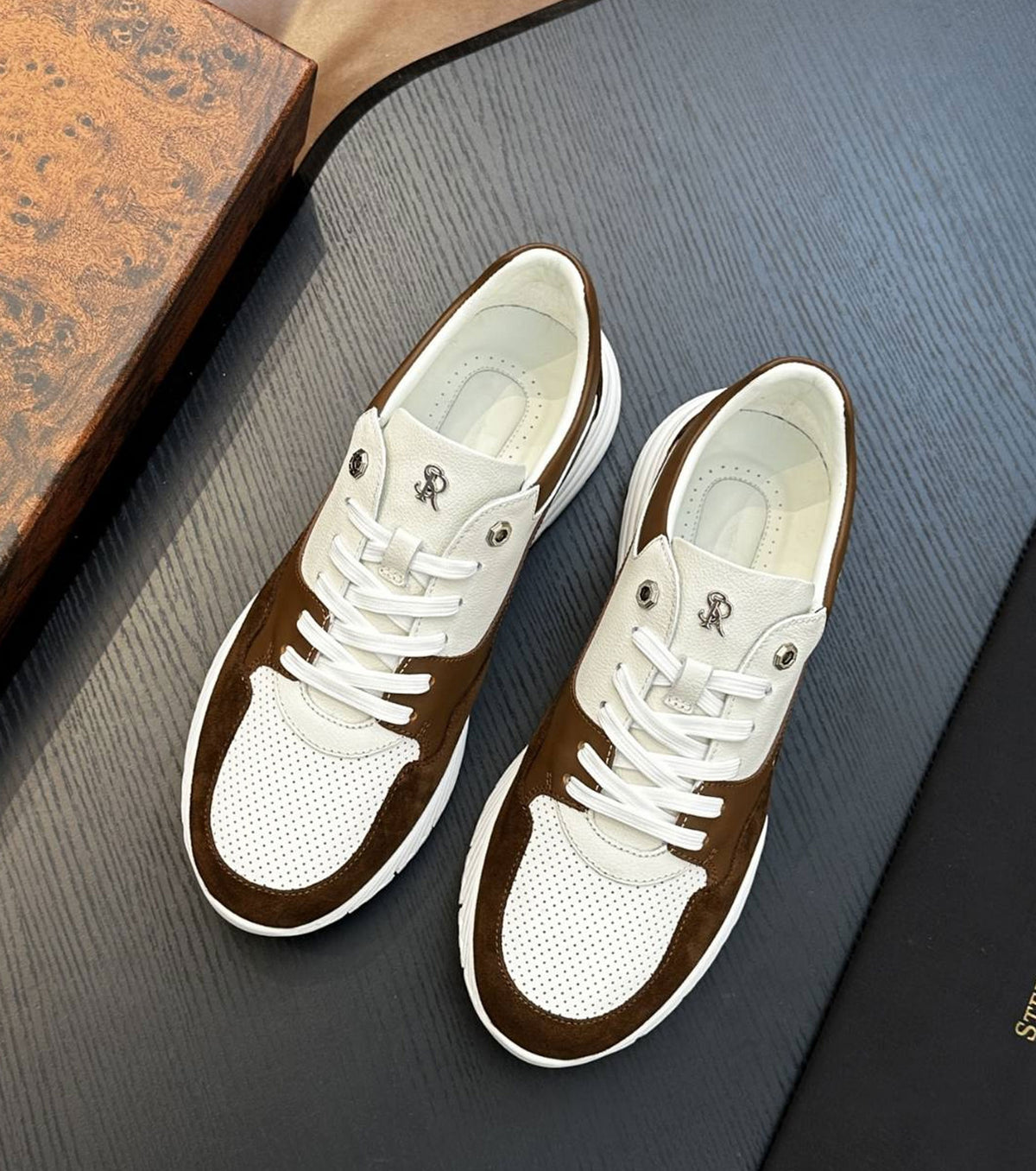 Кожени маратонки