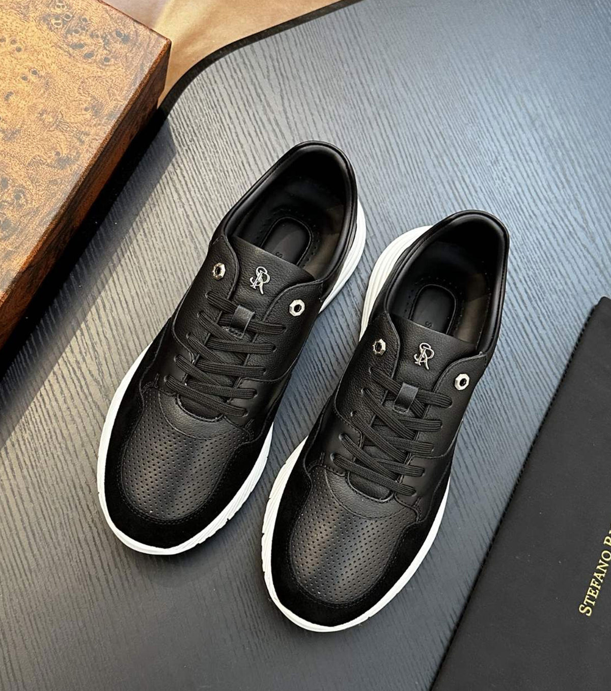 Кожени маратонки