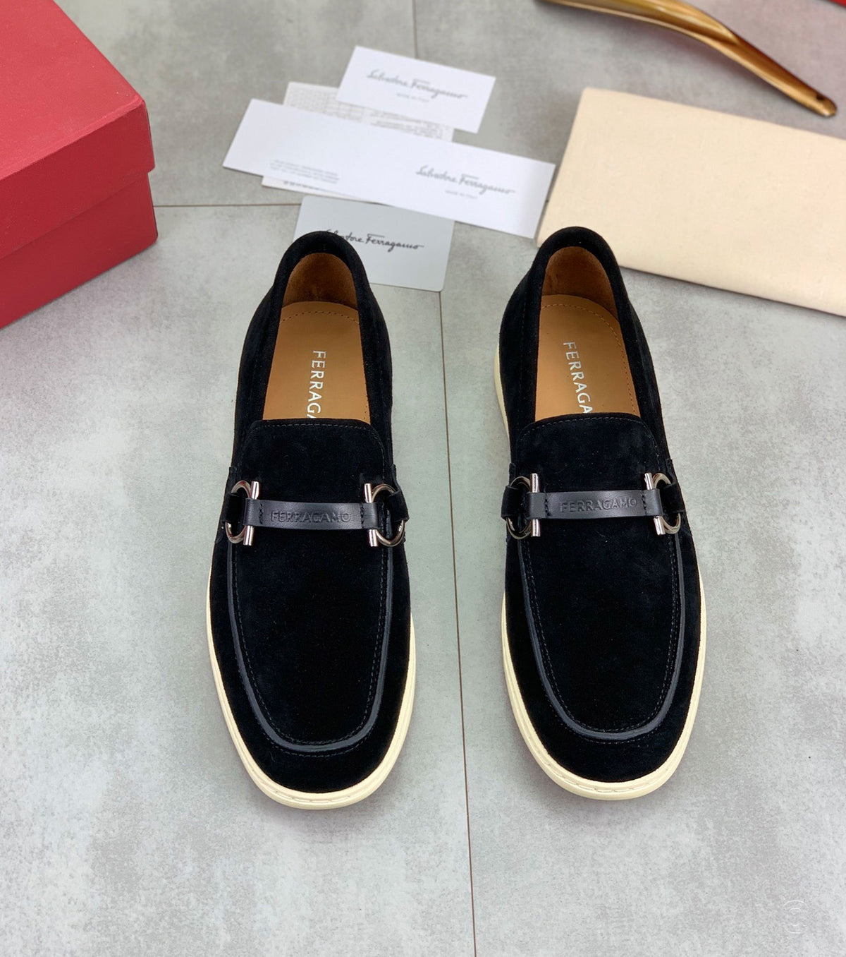Casual loafer with Gancini ornament