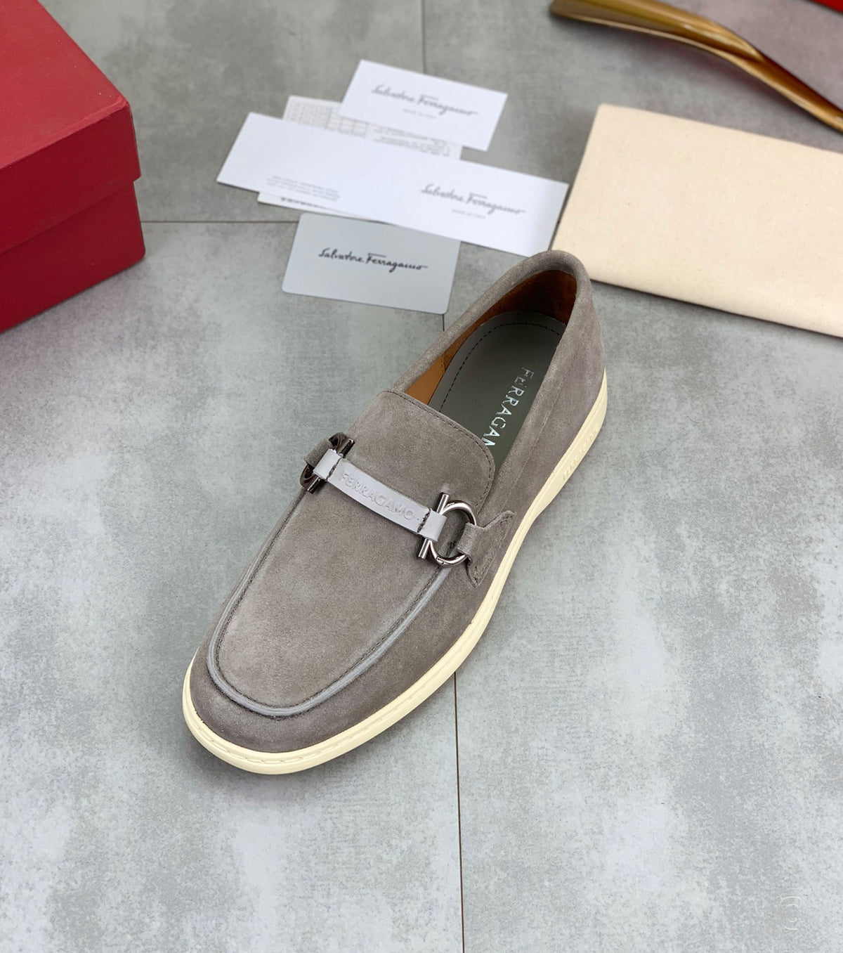 Casual loafer with Gancini ornament