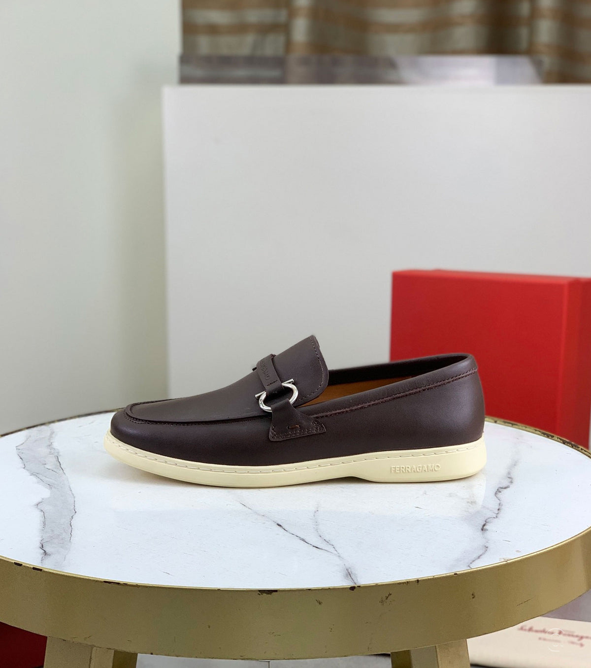 Casual loafer with Gancini ornament