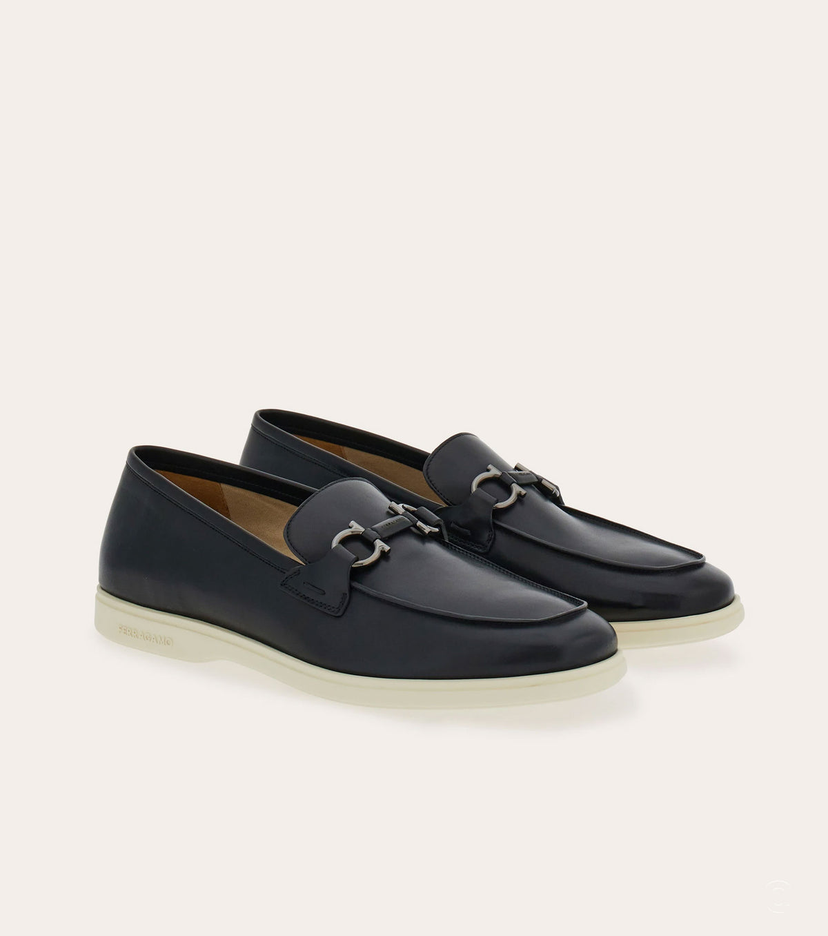 Casual loafer with Gancini ornament