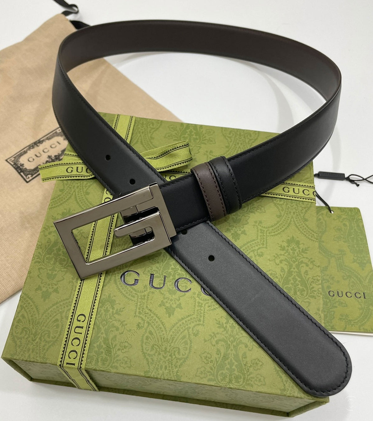 Двулицев колан с катарама Square G