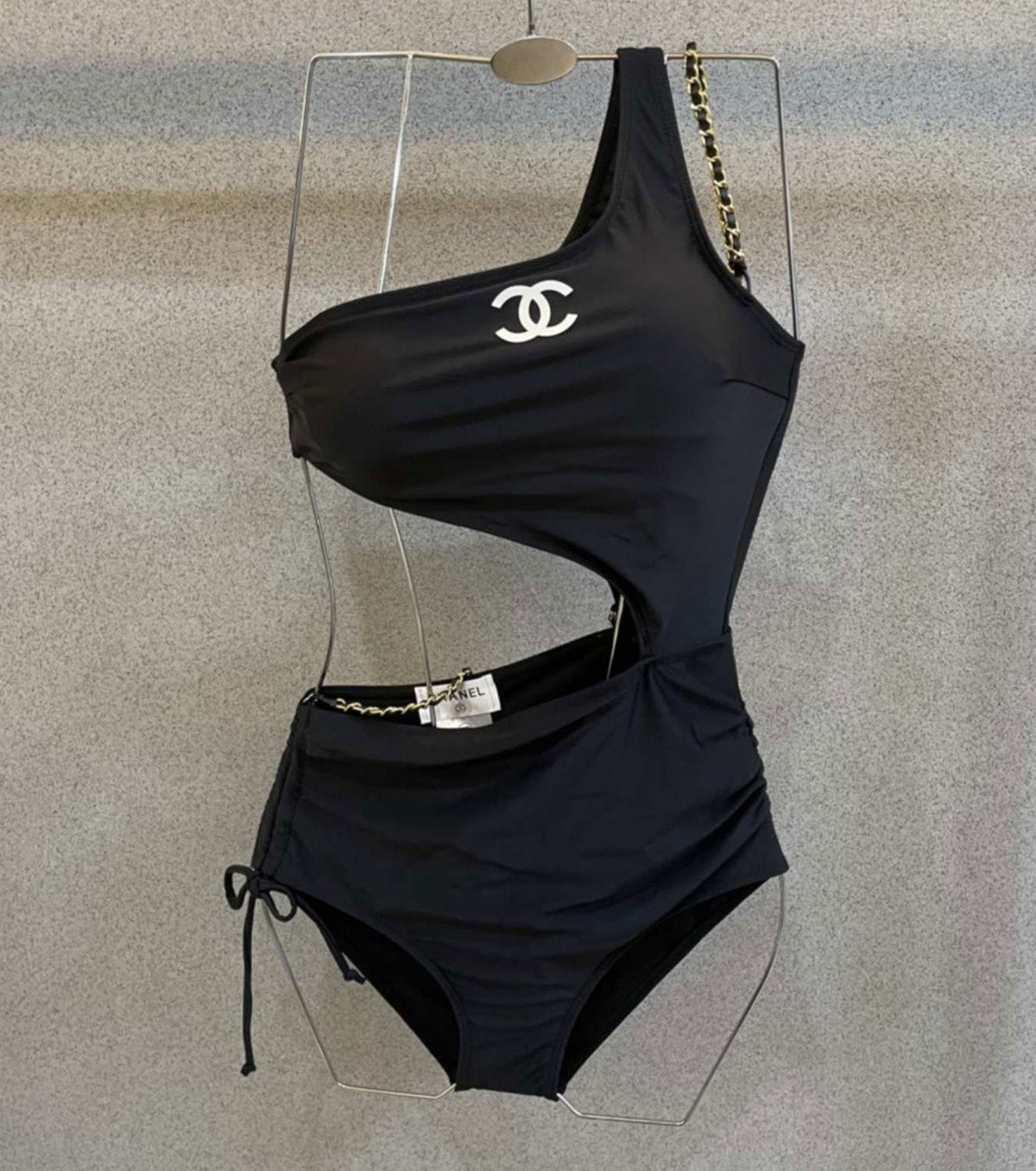 ONE-PIECE SWIMSUIT