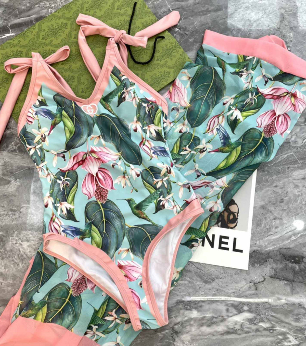 БАНСКИ КОСТЮМ