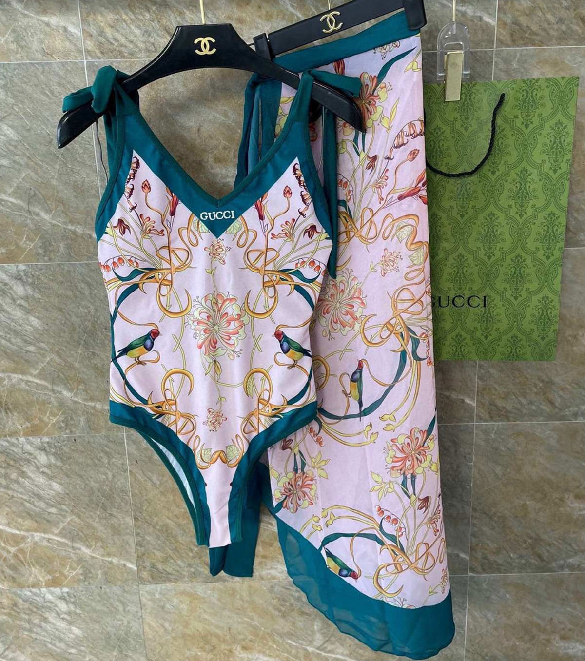 БАНСКИ КОСТЮМ