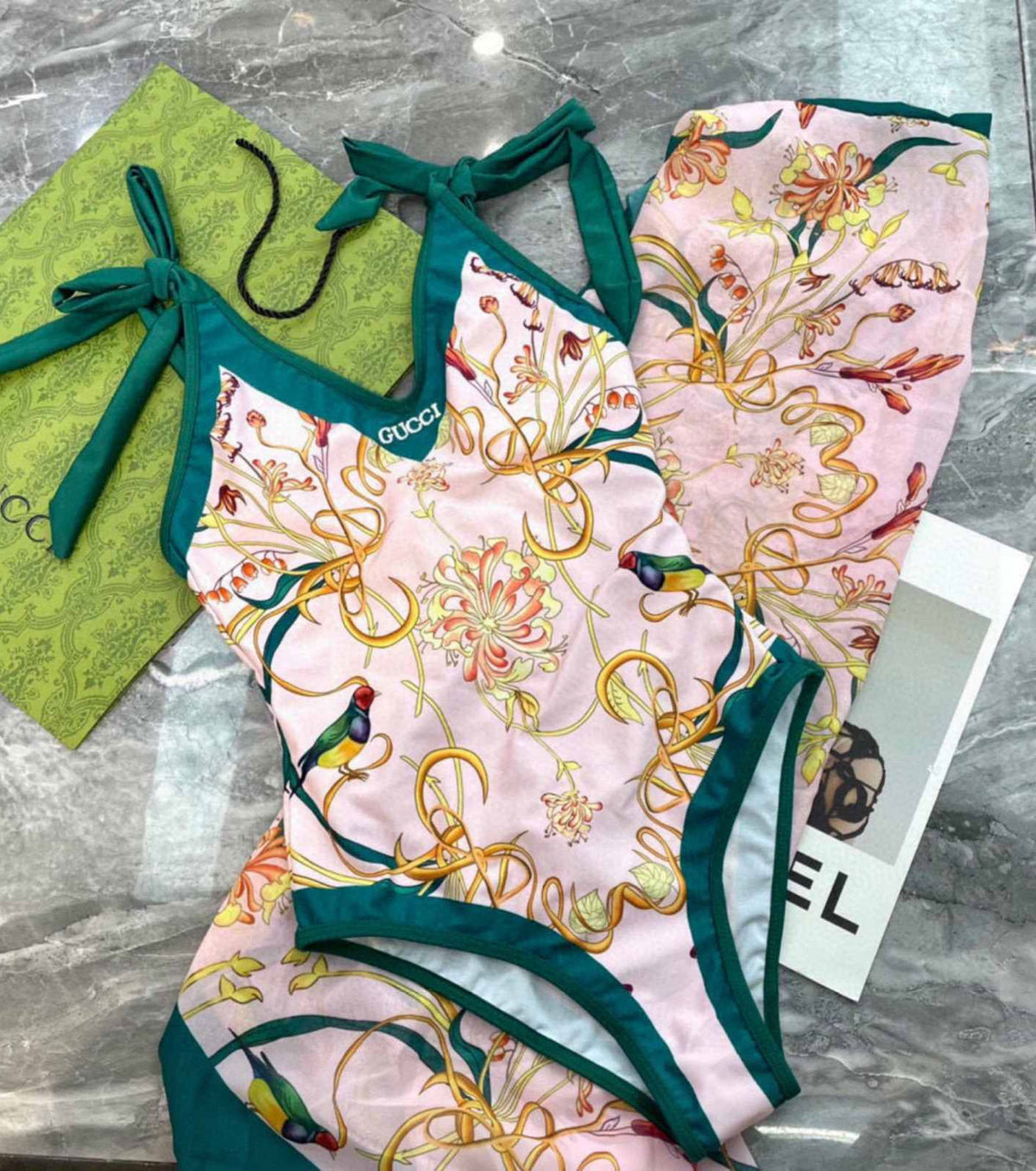 БАНСКИ КОСТЮМ