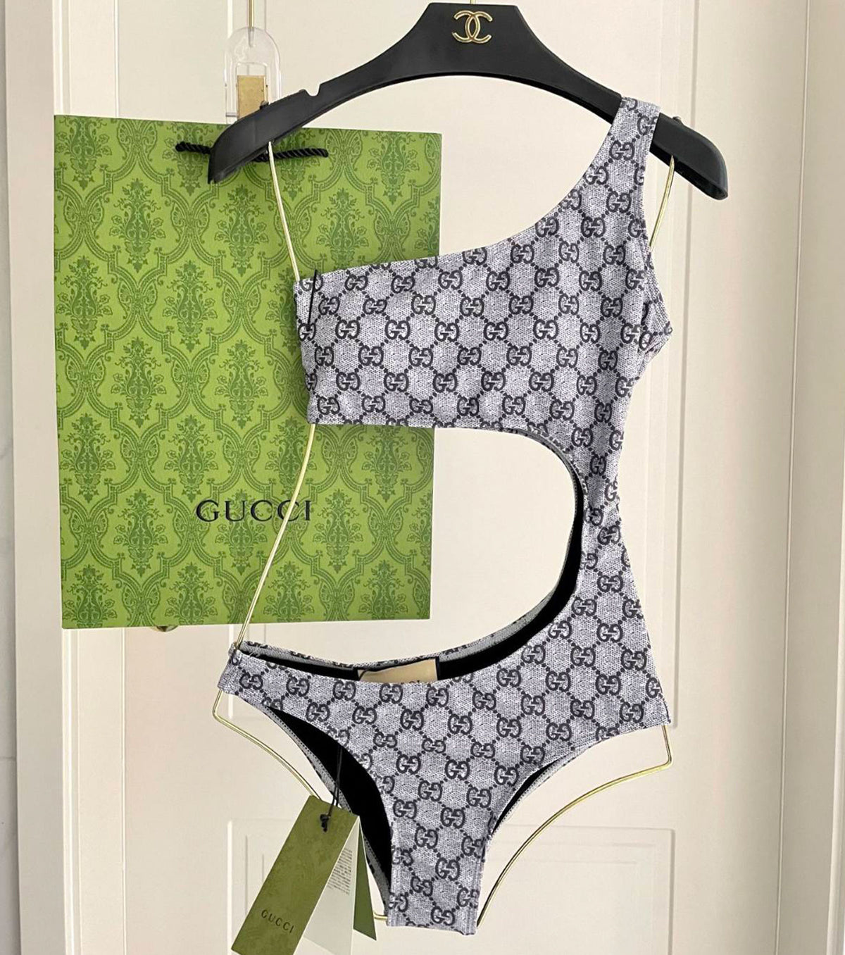 БАНСКИ КОСТЮМ