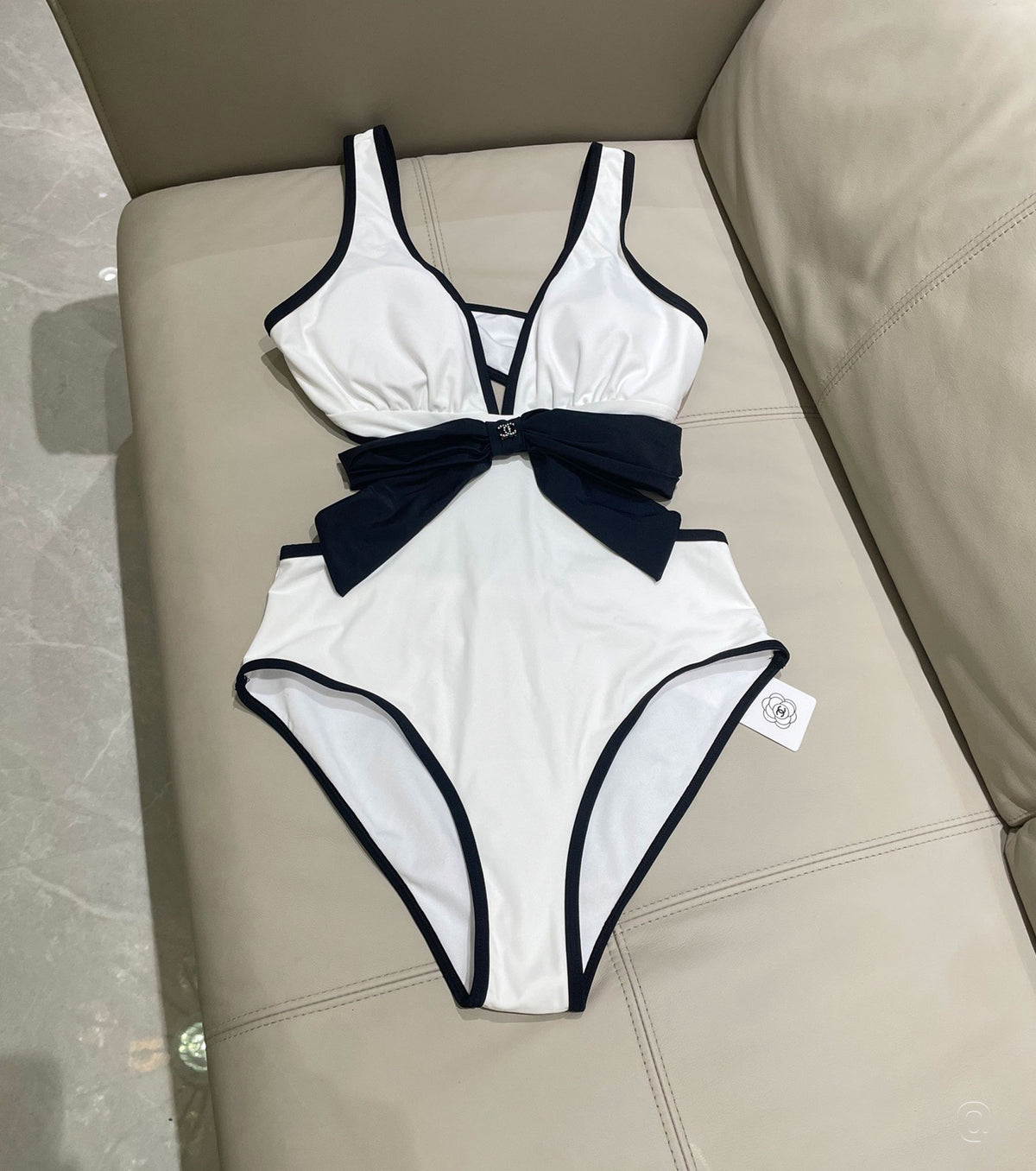 БАНСКИ КОСТЮМ