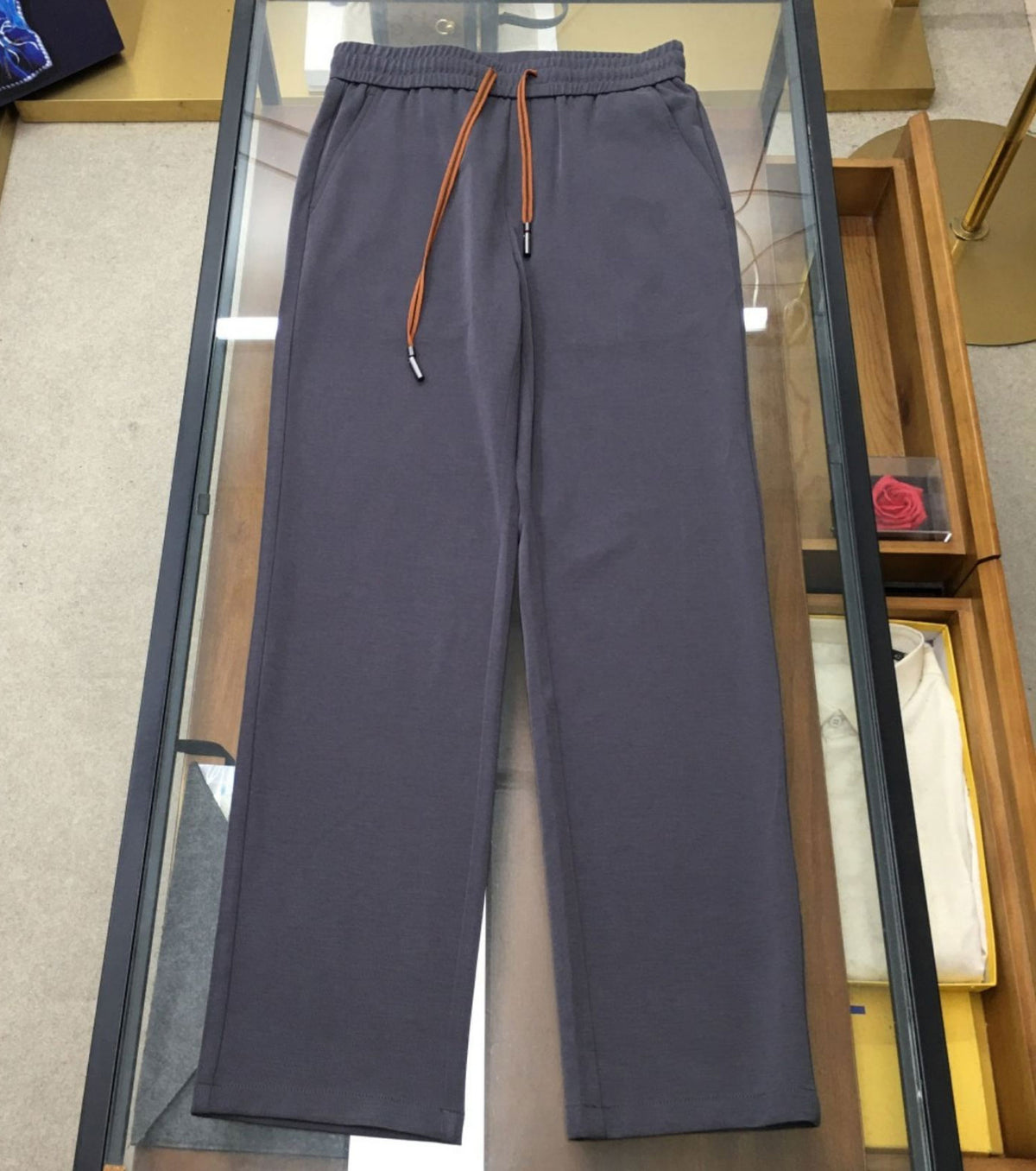 Straight-leg trousers