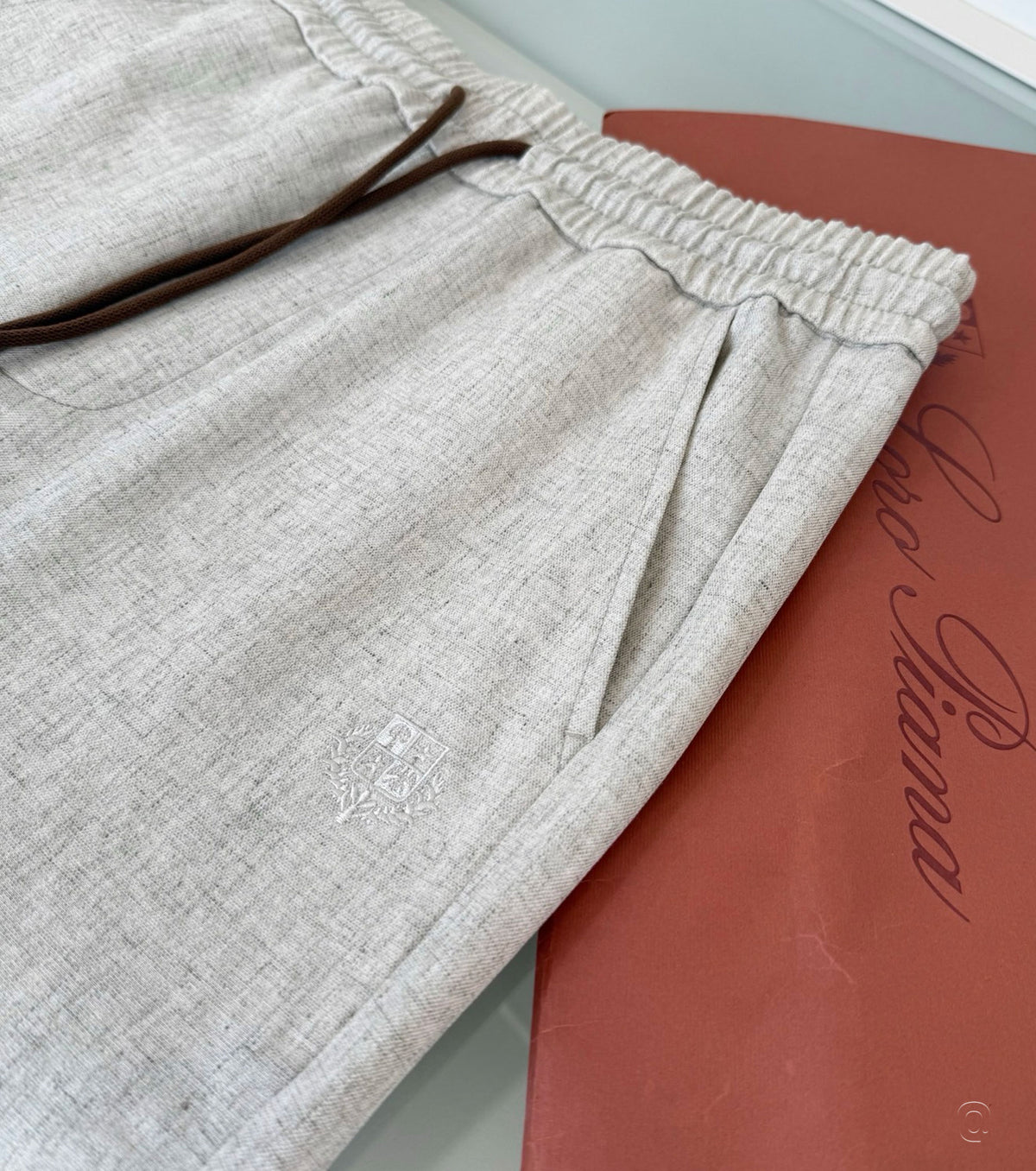 Прав панталон