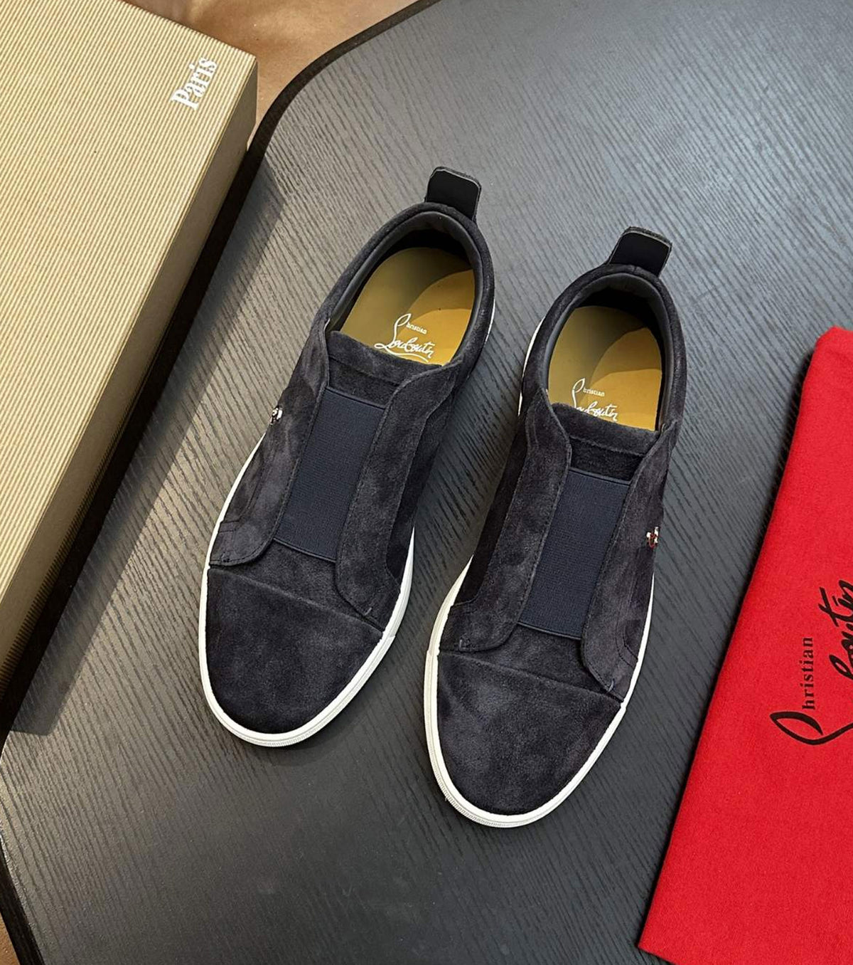 Leather sneakers