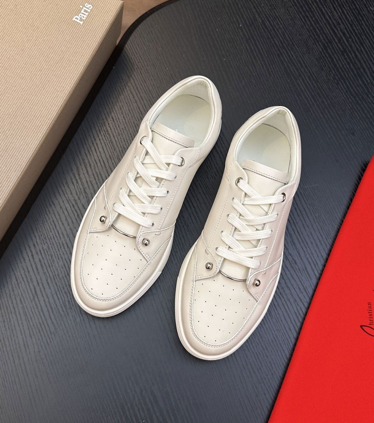 Leather sneakers