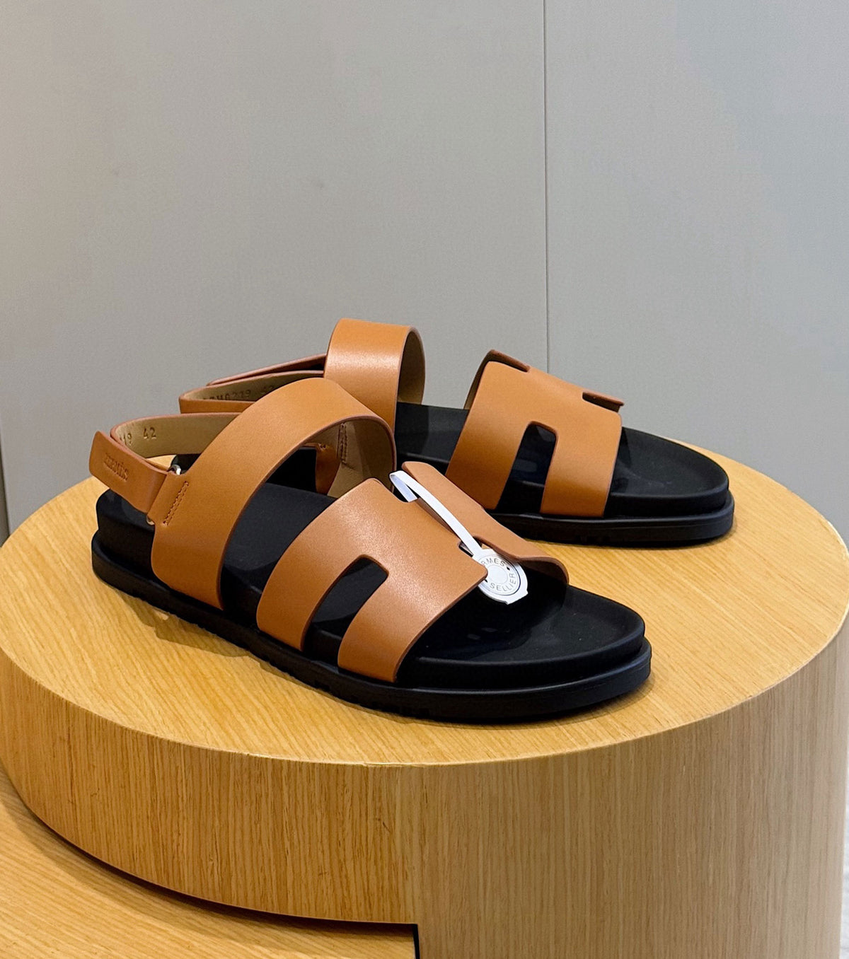 Genius sandal
